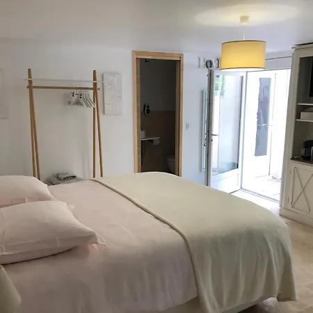 Tres Belle Chambre D'hote A La Chapelle Sainte Anne Bed and breakfast Saint-Tropez